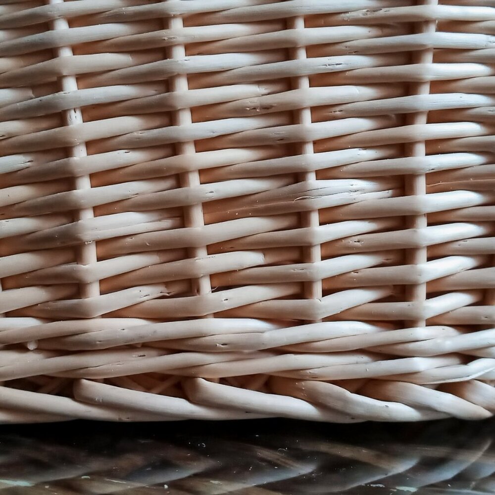 Fun & Classy Vintage Wicker Rattan Wine Bottle Pouring Holder Carrier - Picture 9 of 9
